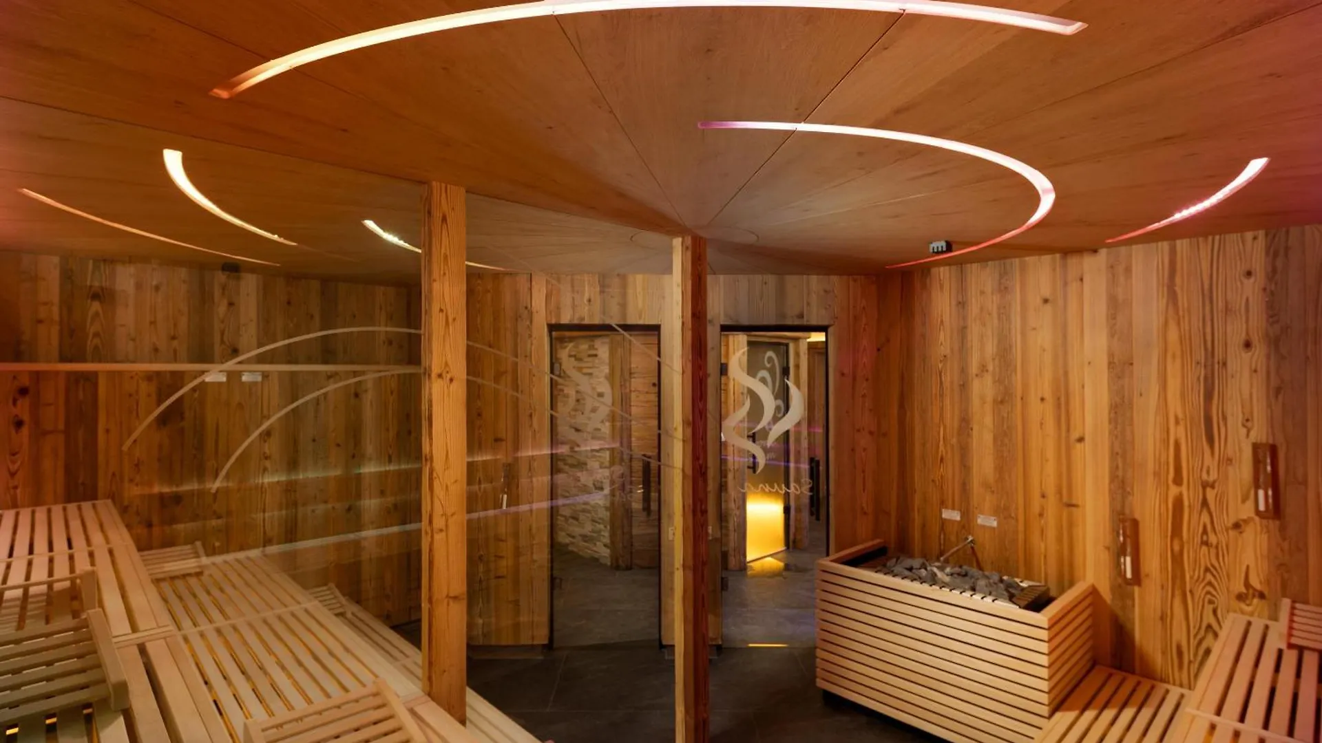 Camino Rustic Chic Hotel 리비뇨 4*,  이탈리아