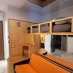 *** Couette-café 4roomz Italie