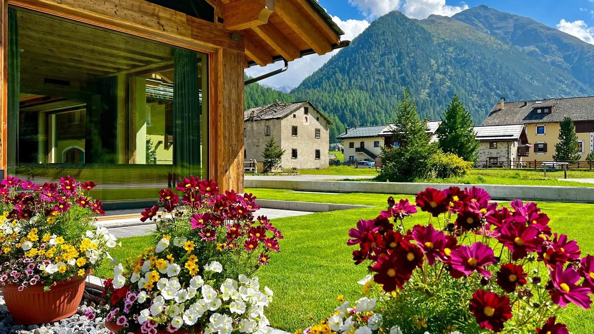 Camino Rustic Chic Hotel Livigno 4*,  Italy